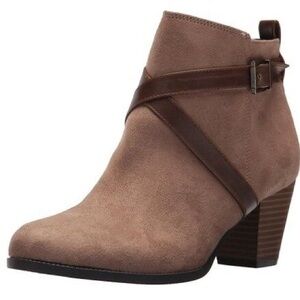 Brown 7.5 Suede Ankle Booties w/ heel